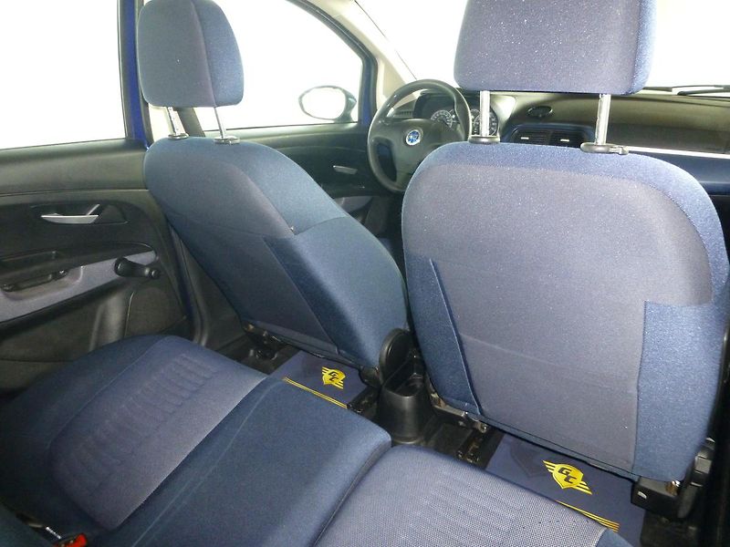 Fiat Punto (2008) 1,3JTD-KLIMATIZACE - fotka 20 z 23