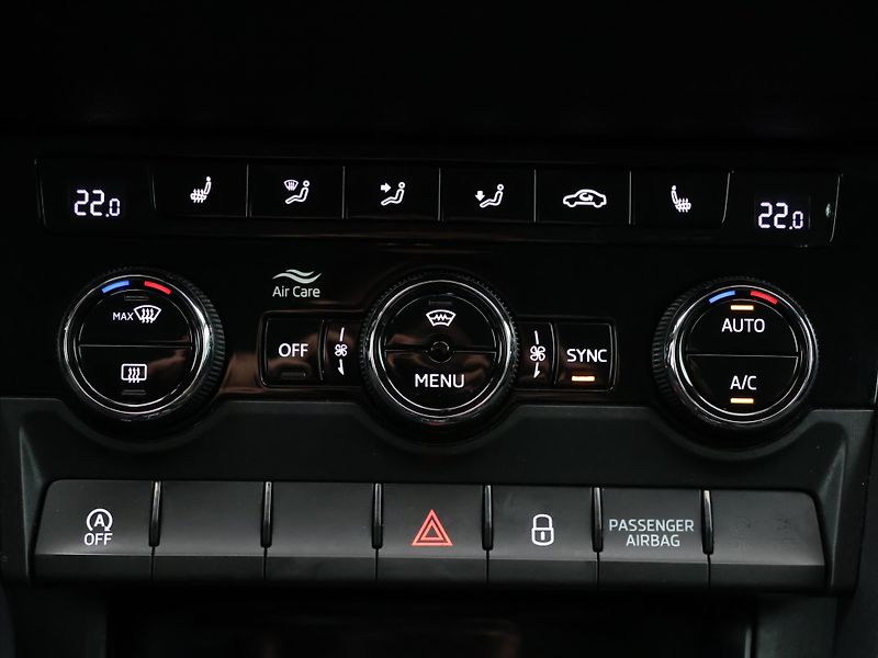 Škoda Karoq 2.0 TDI 110kW DSG 4x4 Ambition - fotka 24 z 32