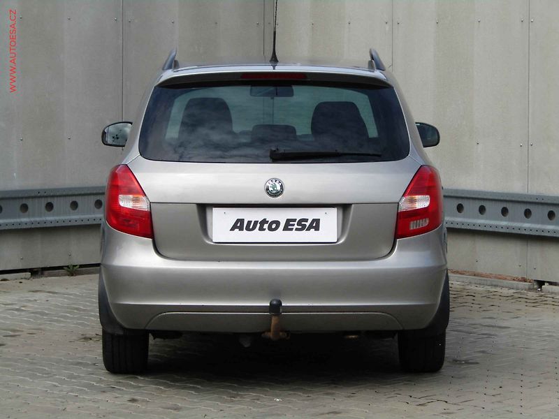 Škoda Fabia (2009) 1.2 HTP, ČR, AC, tažné - fotka 5 z 17