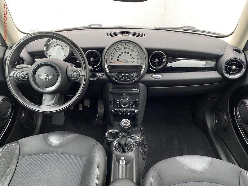 Mini Cooper (2011) 1.6 D, Bixen, +ALU - fotka 8 z 16