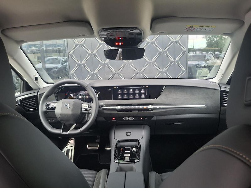 DS Automobiles DS N°4 (2026) N°4  PERFORMANCE LINE HYBRID   - fotka 5 z 27