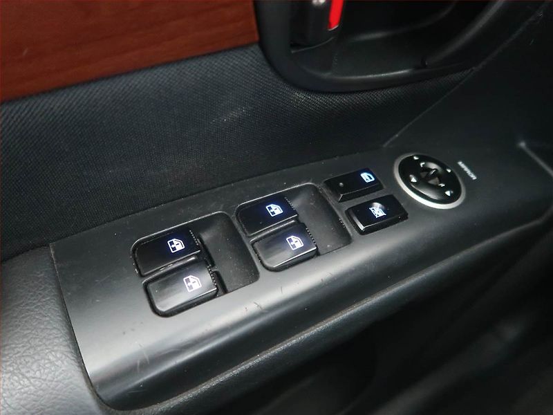 Hyundai Santa Fe (2006) 2.2 CRDi, 4X4, dobrý stav - fotka 15 z 15