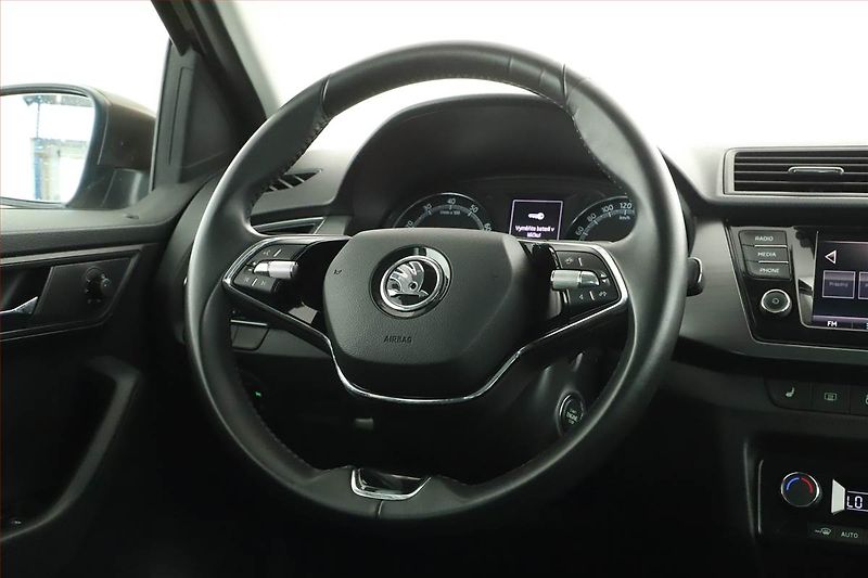 Škoda Fabia (2021) Style 1.0 TSI, Automat - fotka 13 z 15