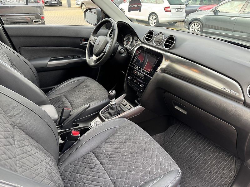 Suzuki Vitara (2023) 1.4i BoosterJet Allgrip ZÁRUKA - fotka 16 z 48