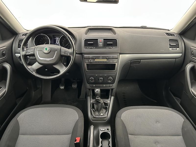 Škoda Yeti 2,0 TDI Active - fotka 6 z 24