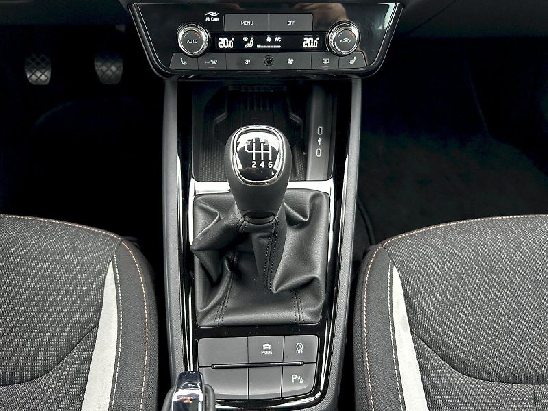 Škoda Kamiq (2025) 1.5 TSI 110kW MP6 Top Selectio - fotka 23 z 35