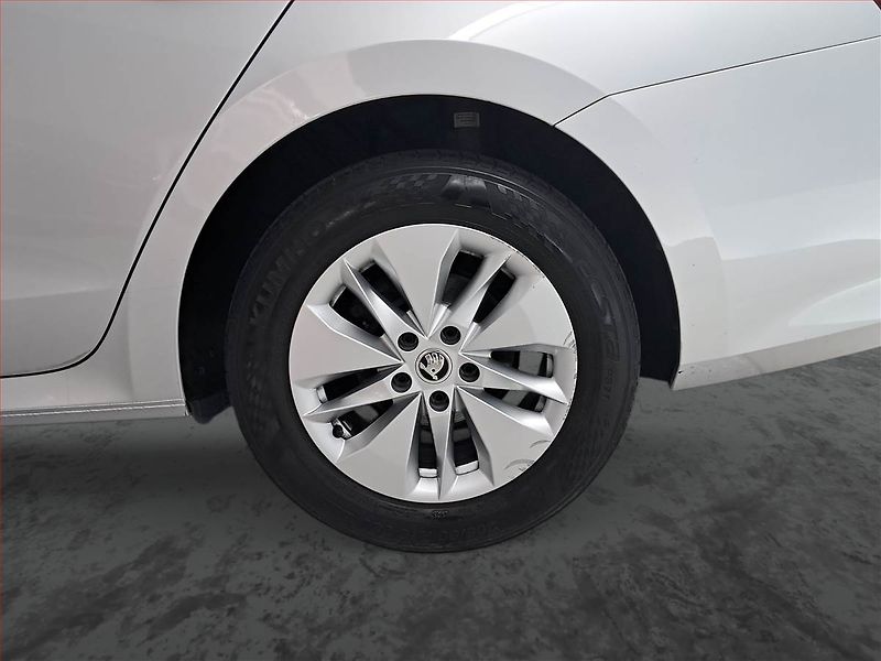Škoda Octavia (2023) Ambition 2.0 TDI, ČR,1.maj - fotka 14 z 17