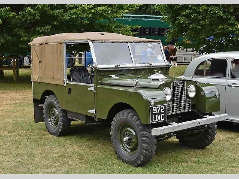 Land Rover Series 1 byl poprvé představen na autosalonu v Amsterdamu 30. dubna roku 1948.