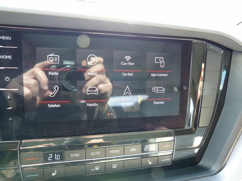 Volkswagen Touareg 3.0 TDI - fotka 23 z 42