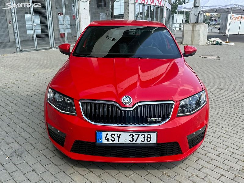 Škoda Octavia (2015) RS 2.0i, 162kw Manuál L+Z kola - fotka 8 z 23