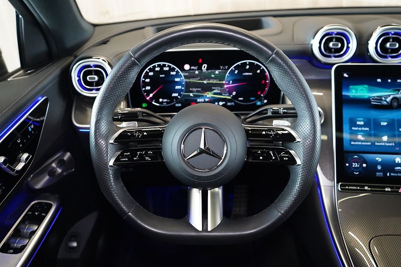 Mercedes-Benz GLC 220d Kupé 4M AMG, Masáž, 360° - fotka 22 z 50