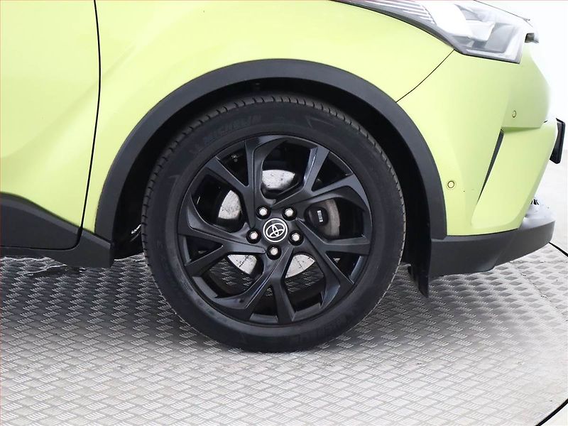 Toyota C-HR (2019) 1.8 Hybrid - fotka 12 z 18