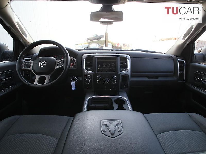 RAM 1500 (2023) Classic 5.7 V8 HEMI - fotka 18 z 44