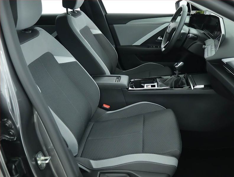 Opel Astra (2023) Edition 1.2 Turbo, Tempomat - fotka 9 z 15