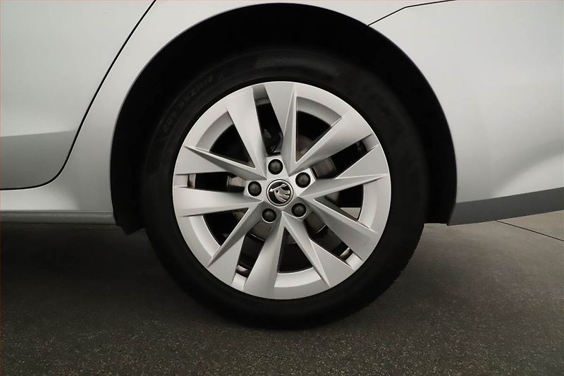 Škoda Octavia (2022) 2.0 TDI, Automat, Kůže, Navi - fotka 12 z 21