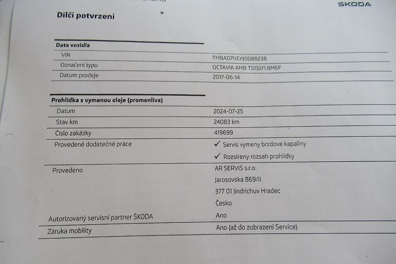 Škoda Octavia 1.8 TSi KLIMA TAŽNÉ 1.MAJ. - fotka 25 z 26