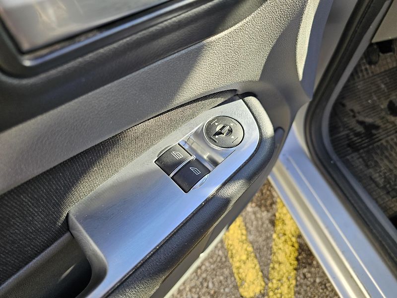 Ford Focus (2011) 1.6i, KLIMA - fotka 17 z 19