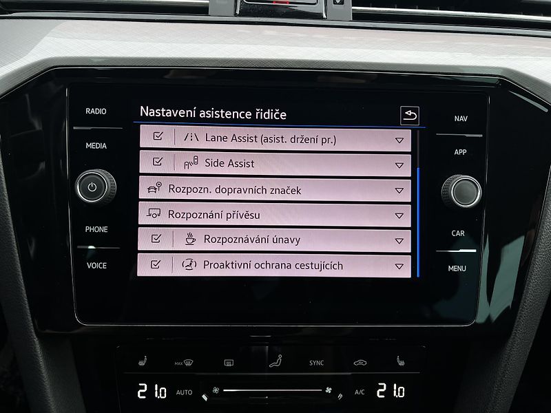 Volkswagen Passat 2.0TDI DSG Kůže Virtual TZ DPH - fotka 19 z 28