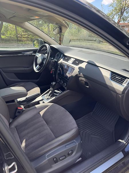 Škoda Octavia (2019) Laurin&Klement 3 kombi 2 TDI - fotka 10 z 17