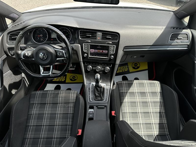 Volkswagen Golf (2016) Volkswagen Golf 2016 - fotka 15 z 19