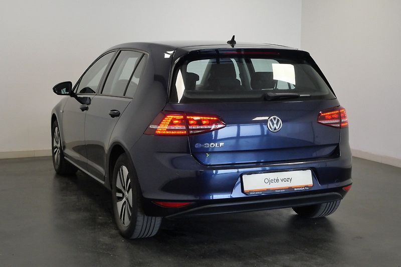 Volkswagen e-Golf - fotka 7 z 23
