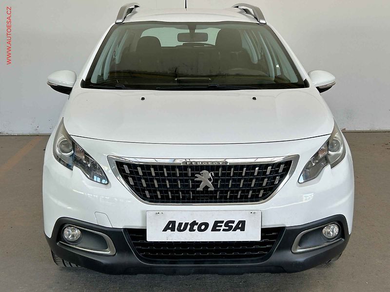 Peugeot 2008 (2018) 1.2PT, 1.maj,ČR, AC, tempo - fotka 2 z 15