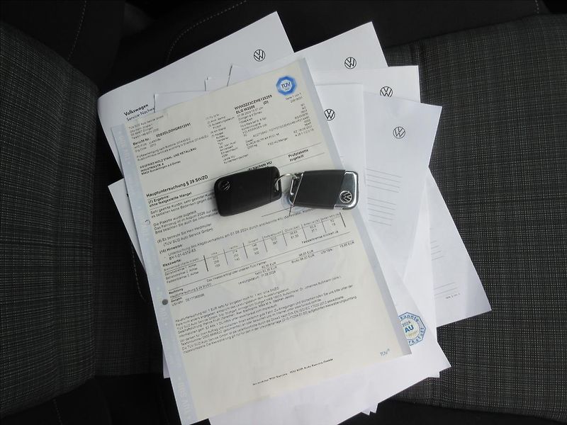 Volkswagen Passat 2,0 TDI DSG Led Business - fotka 17 z 18