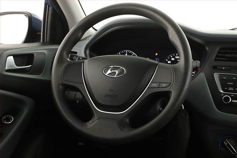 Hyundai i20 (2015) 1.2, Serv.kniha - fotka 8 z 12
