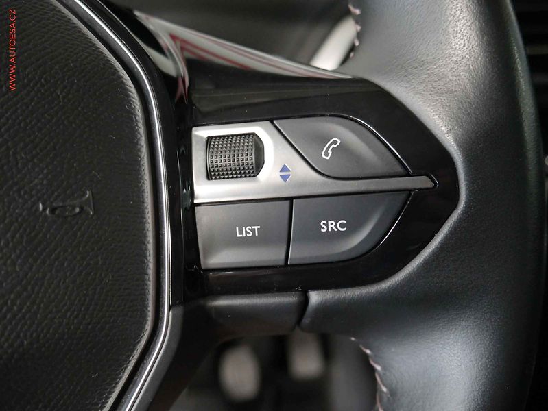 Peugeot 3008 (2021) 1.2PT, 2.maj,ČR, LED, navi - fotka 14 z 22