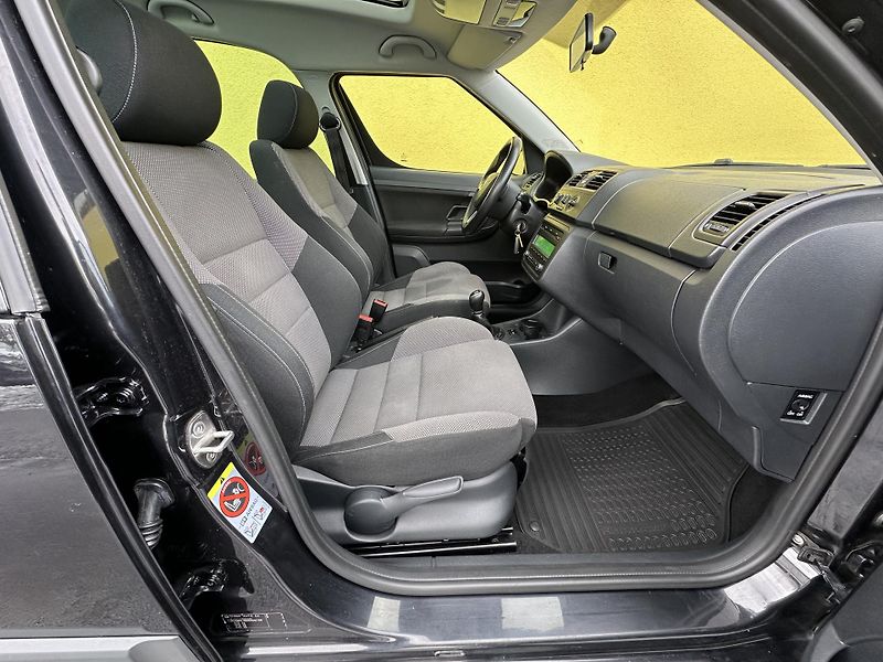 Škoda Roomster (2013) SCOUT 1.2TSI/63kW AC * 2.Maj.  - fotka 15 z 33