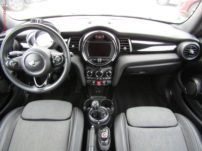 Mini Cooper (2017) 1.5i, LED, výhřev sed. - fotka 8 z 17