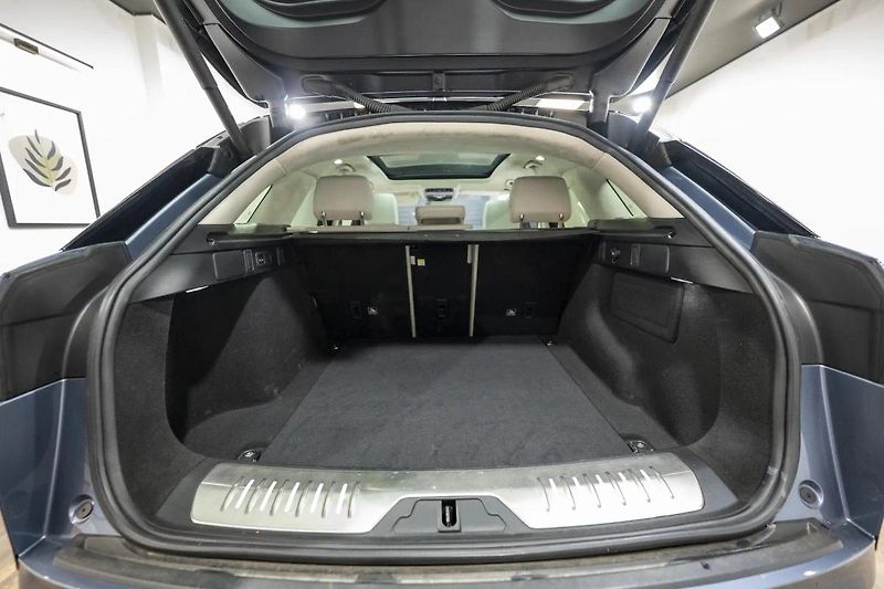 Land Rover Range Rover Velar P380 280 kW R-Dynamic - fotka 28 z 37