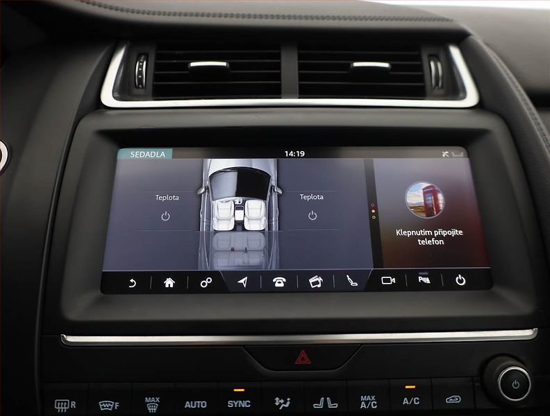 Jaguar E-Pace (2021) D150 AWD - fotka 16 z 20