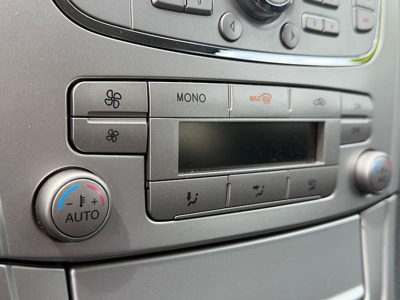 Ford Mondeo 2.0TDCI 103kw*NOVÉ BRZDY*NOVÁ - fotka 23 z 26