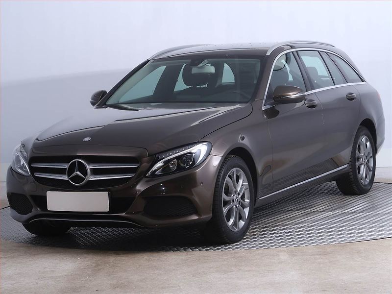 Mercedes-Benz Třídy C (2017) C 180 d, Navi, Tempomat - fotka 2 z 20