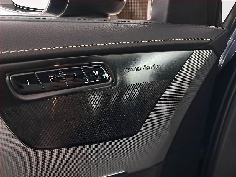 Volvo XC90 (2021) B5 AWD - fotka 22 z 25