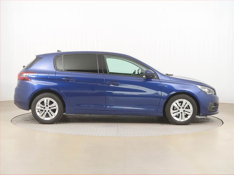 Peugeot 308 (2018) Active Pack 1.2 PureTech - fotka 6 z 17