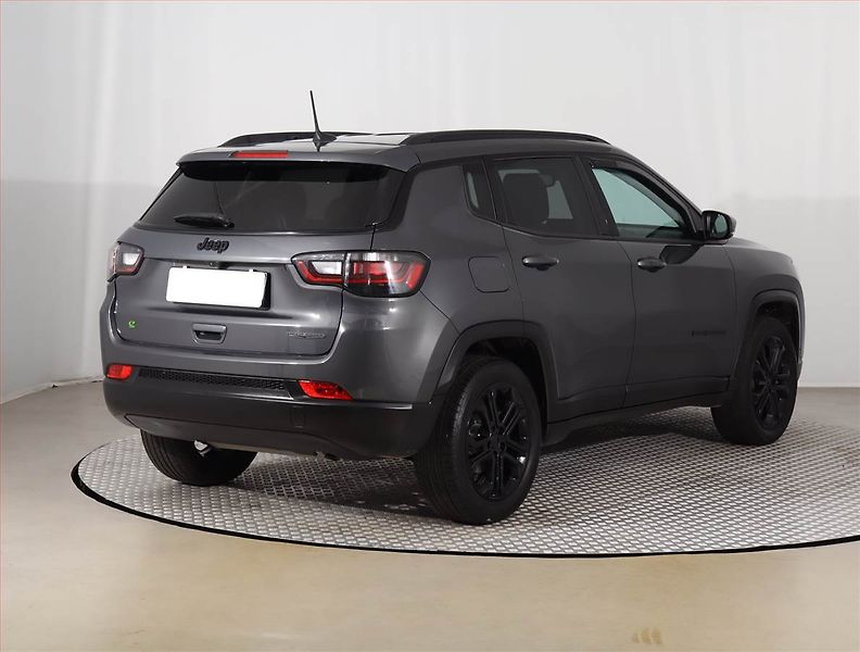 Jeep Compass (2023) 1.5 Turbo e-Hybrid - fotka 5 z 25