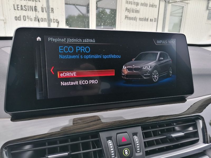 BMW X1 (2022) xDrive25e PHEV 162kW Plug in - fotka 23 z 43