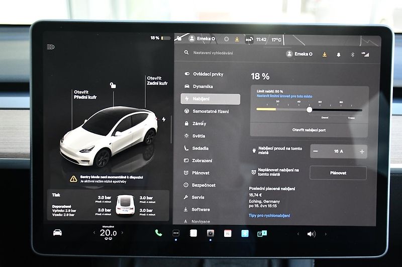 Tesla Model Y LONG RANGE DUAL REZERVACE - fotka 26 z 38