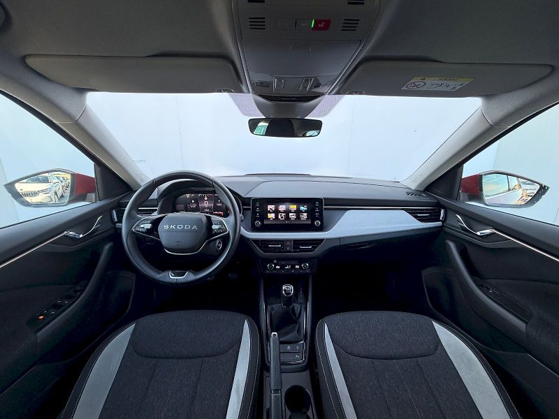 Škoda Kamiq (2025) 1.0 TSI 85kW Top Selection - fotka 9 z 35