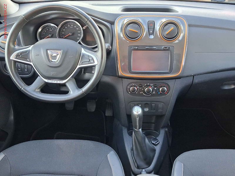 Dacia Sandero (2018) 0.9 TCe Stepway, Celebration - fotka 8 z 19