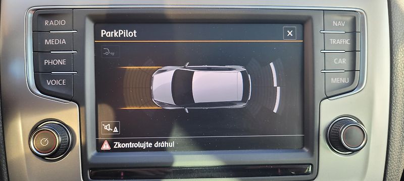 Volkswagen Polo (2016) 1,2TSi 81kW R-Line Highline - fotka 22 z 51