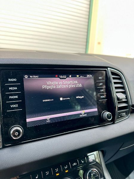 Škoda Karoq (2019) 1.6 TDI 2019 VELKY SERVIS - fotka 30 z 37