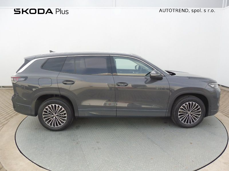 Volkswagen Tayron (2026) People 1,5 TSI 150kW eHybrid - fotka 28 z 29