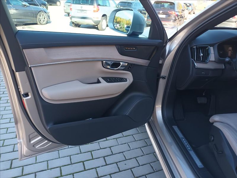 Volvo XC90 2,0 B5,BRIGHT PLUS,ČR,POLESTAR - fotka 15 z 37