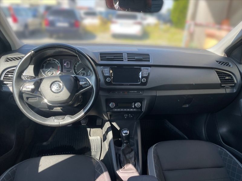 Škoda Fabia 1,0 TSI 70 Ambition - fotka 9 z 11