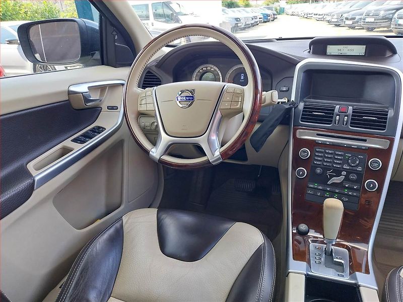 Volvo XC60 (2010) D5, 4X4, Automat, Xenony - fotka 7 z 18