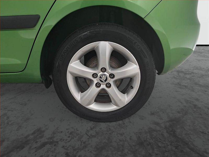 Škoda Fabia (2013) Ambiente 1.2 TSI - fotka 15 z 17