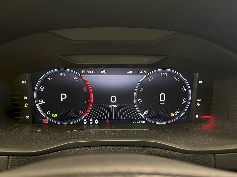 Škoda Karoq (2024) TOP SELECTION 2.0 TDI 4x4 110 - fotka 25 z 33